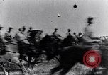 Standbild montiert Französische Kavallerie Frankreich, 1916, aus Sekunde 47 historischem Filmmaterial Videoclip 65675027508