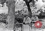 Immagine di Dirigere l'artiglieria francese Francia, 1916, secondo 43 filmato di repertorio 65675027510