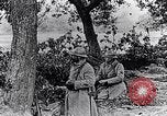 Immagine di Dirigere l'artiglieria francese Francia, 1916, secondo 44 filmato di repertorio 65675027510