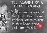 Immagine di Reggimento francese di ritorno dalla parte anteriore Francia, 1917, secondo 1 filmato di repertorio 65675027514