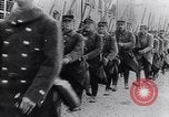 Immagine di Reggimento francese di ritorno dalla parte anteriore Francia, 1917, secondo 15 filmato di repertorio 65675027514