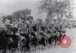 Immagine di Reggimento francese di ritorno dalla parte anteriore Francia, 1917, secondo 48 filmato di repertorio 65675027514
