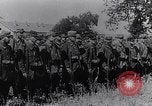 Immagine di Reggimento francese di ritorno dalla parte anteriore Francia, 1917, secondo 60 filmato di repertorio 65675027514