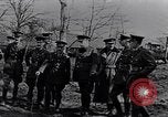 Image Les officiers britanniques de haut rang sur la tournée d'inspection à l'avant France, 1915, de la seconde 4 séquences d'archives historiques vidéo 65675027524
