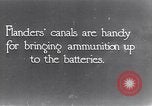Image soldats britanniques déplacer des munitions par petites Gauge Railroad Flandre, 1916, de la seconde 3 séquences d'archives historiques vidéo 65675027527