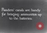 Image soldats britanniques déplacer des munitions par petites Gauge Railroad Flandre, 1916, de la seconde 9 séquences d'archives historiques vidéo 65675027527