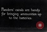 Image soldats britanniques déplacer des munitions par petites Gauge Railroad Flandre, 1916, de la seconde 10 séquences d'archives historiques vidéo 65675027527