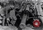 Immagine di British 60 pounder pezzo di campo Fiandre, 1916, secondo 10 filmato di repertorio 65675027528