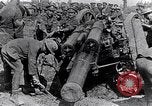 Immagine di British 60 pounder pezzo di campo Fiandre, 1916, secondo 17 filmato di repertorio 65675027528