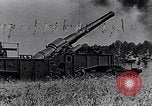 Immagine di Il francese fire 370mm obice ferroviario Francia, 1917, secondo 9 filmato di repertorio 65675027532