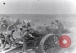 Immagine di Il francese fire 370mm obice ferroviario Francia, 1917, secondo 19 filmato di repertorio 65675027532