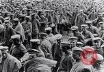 Image des prisonniers de guerre allemands France, 1917, de la seconde 31 séquences d'archives historiques vidéo 65675027535