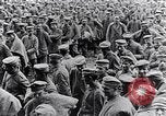 Image des prisonniers de guerre allemands France, 1917, de la seconde 32 séquences d'archives historiques vidéo 65675027535