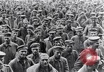 Image des prisonniers de guerre allemands France, 1917, de la seconde 54 séquences d'archives historiques vidéo 65675027535