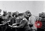 Standbild serbische Generäle review serbische Soldaten Ersten Weltkrieg Thessaloniki Griechenland, 1917, aus Sekunde 12 historischem Filmmaterial Videoclip 65675027538