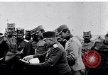 Standbild serbische Generäle review serbische Soldaten Ersten Weltkrieg Thessaloniki Griechenland, 1917, aus Sekunde 13 historischem Filmmaterial Videoclip 65675027538