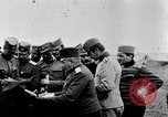 Standbild serbische Generäle review serbische Soldaten Ersten Weltkrieg Thessaloniki Griechenland, 1917, aus Sekunde 15 historischem Filmmaterial Videoclip 65675027538