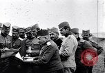 Standbild serbische Generäle review serbische Soldaten Ersten Weltkrieg Thessaloniki Griechenland, 1917, aus Sekunde 17 historischem Filmmaterial Videoclip 65675027538