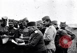Standbild serbische Generäle review serbische Soldaten Ersten Weltkrieg Thessaloniki Griechenland, 1917, aus Sekunde 18 historischem Filmmaterial Videoclip 65675027538