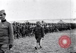 Standbild serbische Generäle review serbische Soldaten Ersten Weltkrieg Thessaloniki Griechenland, 1917, aus Sekunde 25 historischem Filmmaterial Videoclip 65675027538
