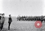 Standbild serbische Generäle review serbische Soldaten Ersten Weltkrieg Thessaloniki Griechenland, 1917, aus Sekunde 36 historischem Filmmaterial Videoclip 65675027538