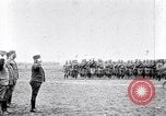 Standbild serbische Generäle review serbische Soldaten Ersten Weltkrieg Thessaloniki Griechenland, 1917, aus Sekunde 37 historischem Filmmaterial Videoclip 65675027538