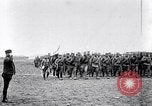 Standbild serbische Generäle review serbische Soldaten Ersten Weltkrieg Thessaloniki Griechenland, 1917, aus Sekunde 43 historischem Filmmaterial Videoclip 65675027538