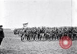 Standbild serbische Generäle review serbische Soldaten Ersten Weltkrieg Thessaloniki Griechenland, 1917, aus Sekunde 44 historischem Filmmaterial Videoclip 65675027538