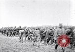 Standbild serbische Generäle review serbische Soldaten Ersten Weltkrieg Thessaloniki Griechenland, 1917, aus Sekunde 55 historischem Filmmaterial Videoclip 65675027538