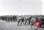 Standbild serbische Generäle review serbische Soldaten Ersten Weltkrieg Thessaloniki Griechenland, 1917, aus Sekunde 57 historischem Filmmaterial Videoclip 65675027538