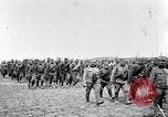 Standbild serbische Generäle review serbische Soldaten Ersten Weltkrieg Thessaloniki Griechenland, 1917, aus Sekunde 58 historischem Filmmaterial Videoclip 65675027538