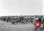 Standbild serbische Generäle review serbische Soldaten Ersten Weltkrieg Thessaloniki Griechenland, 1917, aus Sekunde 60 historischem Filmmaterial Videoclip 65675027538