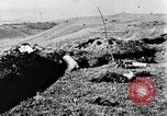 Image Première Guerre Mondiale tranchée et morts soldat autrichien Front de l'Est, 1917, de la seconde 23 séquences d'archives historiques vidéo 65675027539