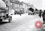 Standbild Verstärkung der französischen Truppen Kopf zu Ersten Weltkrieg vorne Frankreich, 1917, aus Sekunde 19 historischem Filmmaterial Videoclip 65675027540