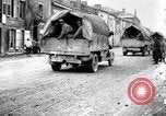 Standbild Verstärkung der französischen Truppen Kopf zu Ersten Weltkrieg vorne Frankreich, 1917, aus Sekunde 24 historischem Filmmaterial Videoclip 65675027540