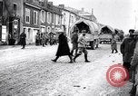 Standbild Verstärkung der französischen Truppen Kopf zu Ersten Weltkrieg vorne Frankreich, 1917, aus Sekunde 37 historischem Filmmaterial Videoclip 65675027540