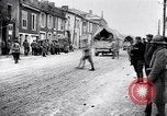 Standbild Verstärkung der französischen Truppen Kopf zu Ersten Weltkrieg vorne Frankreich, 1917, aus Sekunde 44 historischem Filmmaterial Videoclip 65675027540