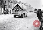 Standbild Verstärkung der französischen Truppen Kopf zu Ersten Weltkrieg vorne Frankreich, 1917, aus Sekunde 46 historischem Filmmaterial Videoclip 65675027540