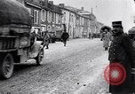 Standbild Verstärkung der französischen Truppen Kopf zu Ersten Weltkrieg vorne Frankreich, 1917, aus Sekunde 51 historischem Filmmaterial Videoclip 65675027540