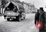 Standbild Verstärkung der französischen Truppen Kopf zu Ersten Weltkrieg vorne Frankreich, 1917, aus Sekunde 52 historischem Filmmaterial Videoclip 65675027540
