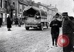 Standbild Verstärkung der französischen Truppen Kopf zu Ersten Weltkrieg vorne Frankreich, 1917, aus Sekunde 54 historischem Filmmaterial Videoclip 65675027540