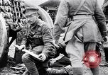 Standbild britische Soldaten feuern Artillerie an bulgarische Kräfte Ersten Weltkrieg Bulgarien, 1917, aus Sekunde 11 historischem Filmmaterial Videoclip 65675027541