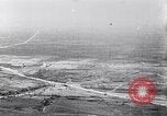 Standbild britische Soldaten feuern Artillerie an bulgarische Kräfte Ersten Weltkrieg Bulgarien, 1917, aus Sekunde 23 historischem Filmmaterial Videoclip 65675027541