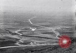 Standbild britische Soldaten feuern Artillerie an bulgarische Kräfte Ersten Weltkrieg Bulgarien, 1917, aus Sekunde 33 historischem Filmmaterial Videoclip 65675027541