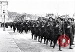 Image Chasseurs Alpins marching in Première Guerre Mondiale France, 1917, de la seconde 11 séquences d'archives historiques vidéo 65675027542