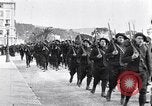 Image Chasseurs Alpins marching in Première Guerre Mondiale France, 1917, de la seconde 12 séquences d'archives historiques vidéo 65675027542