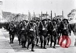 Image Chasseurs Alpins marching in Première Guerre Mondiale France, 1917, de la seconde 15 séquences d'archives historiques vidéo 65675027542