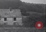 Standbild Französische und britische Infanterie in der Schlacht von Moulin Briete Ersten Weltkrieg Belgien, 1916, aus Sekunde 18 historischem Filmmaterial Videoclip 65675027544