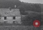 Standbild Französische und britische Infanterie in der Schlacht von Moulin Briete Ersten Weltkrieg Belgien, 1916, aus Sekunde 20 historischem Filmmaterial Videoclip 65675027544