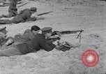 Standbild Französische und britische Infanterie in der Schlacht von Moulin Briete Ersten Weltkrieg Belgien, 1916, aus Sekunde 43 historischem Filmmaterial Videoclip 65675027544